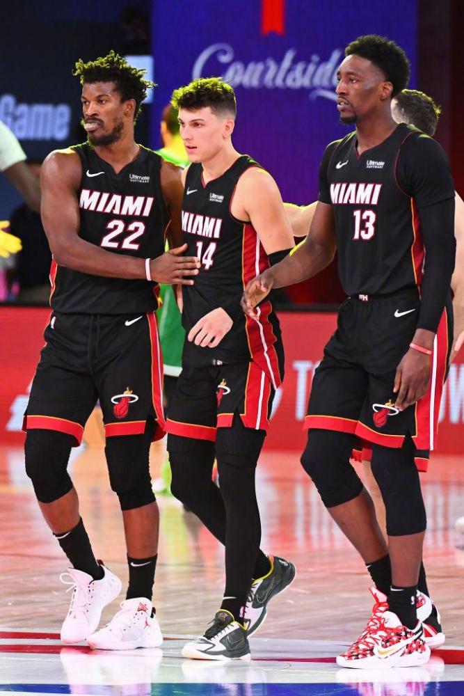 和敏锐的瞬 和敏锐的瞬